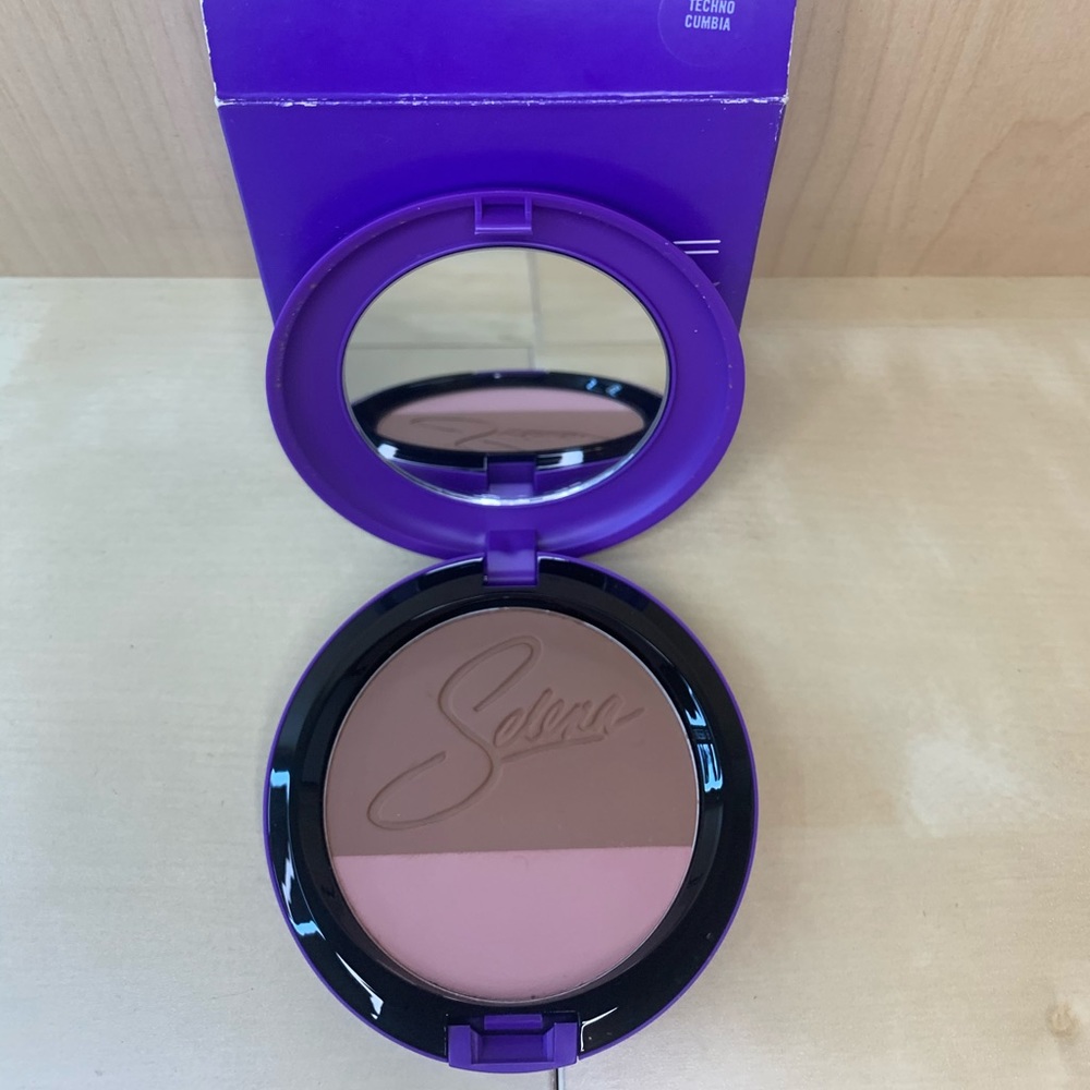 MAC x Selena powder blush in Techno Cumbia